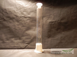 Cylinder miarowy z plastikową podstawką i plastikowym korkiem, pojemność 100ml